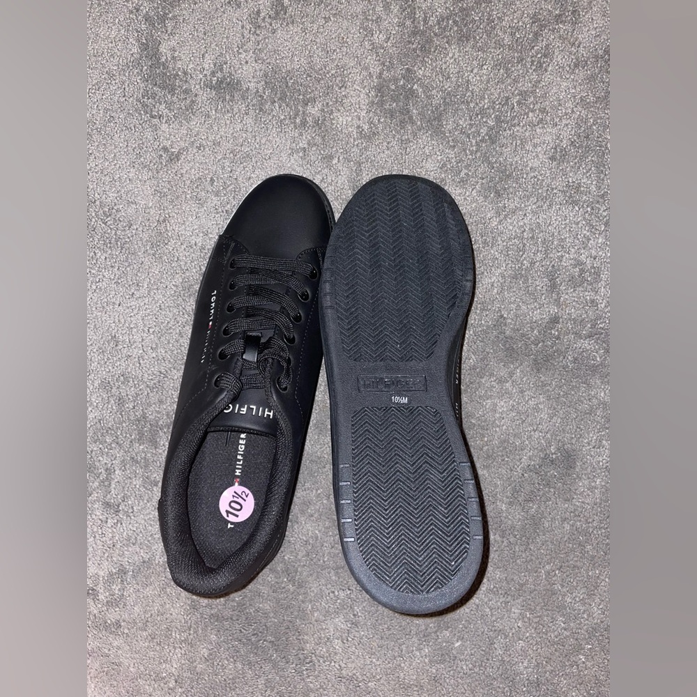 NOWT Tommy Hilfiger Black Pleather Sneakers Size 10.5 - Picture 5 of 5